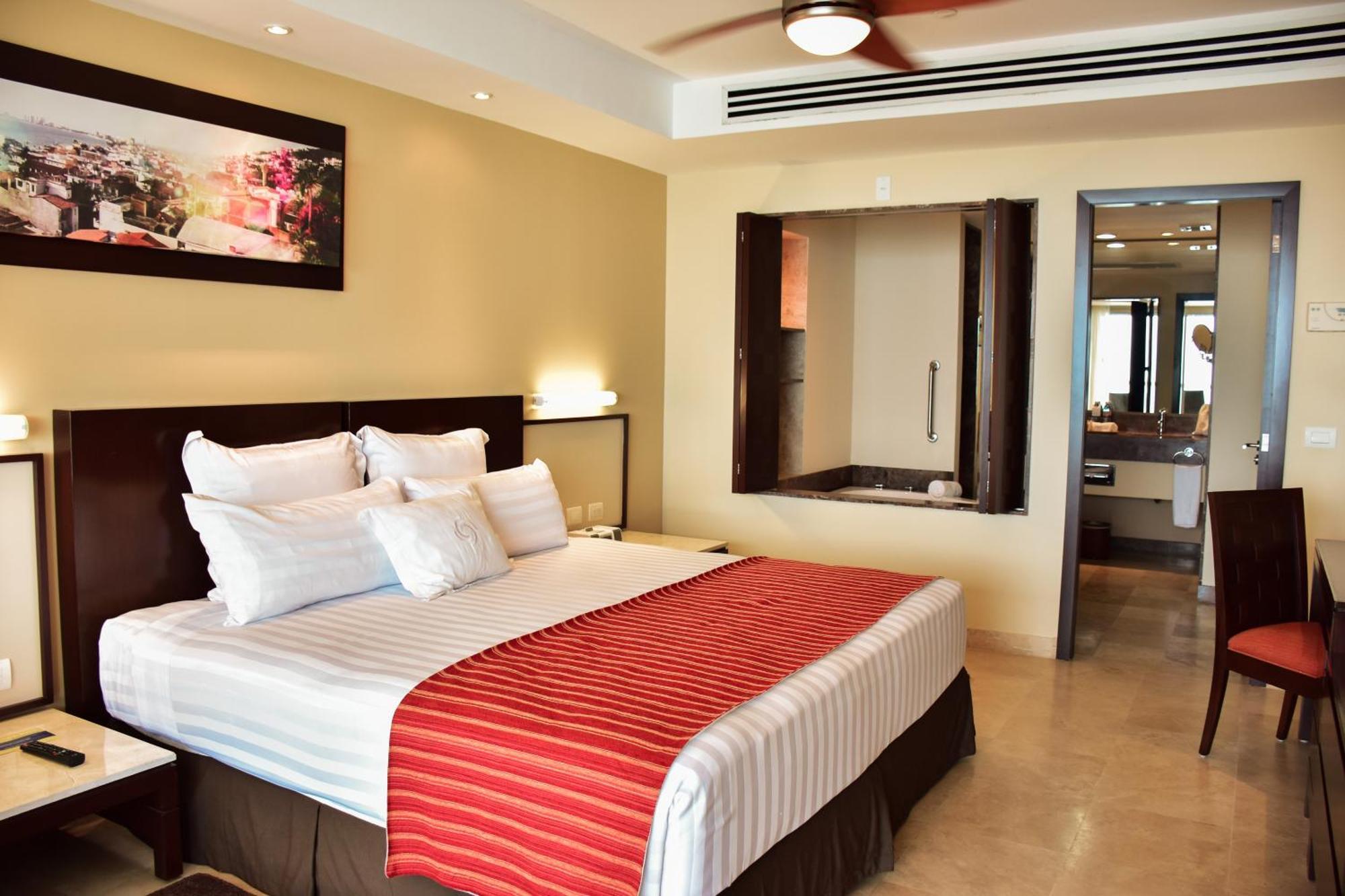 ซันเซ็ต พลาซา บีช รีสอร์ต แอนด์ สปา Hotel ปูแอร์โตบาญาร์ตา ภายนอก รูปภาพ